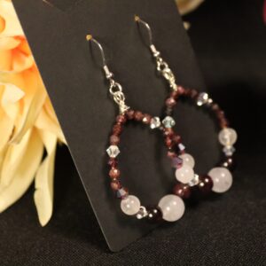 Oorbellen met Granaat en Jade kralen