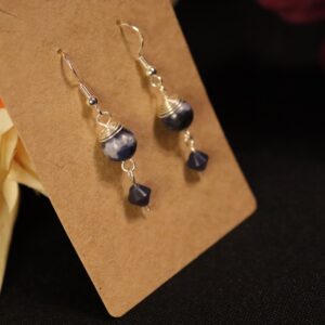 Oorbellen met Sodaliet kralen