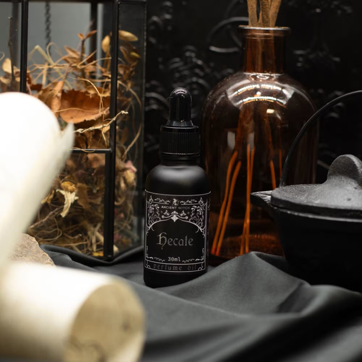 Ancient witch - Hecate - Geurolie