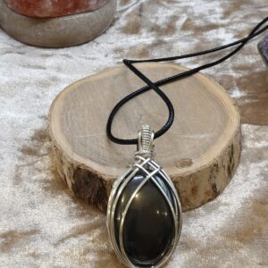 Handgemaakte wire wrap van Hematiet met verzilverde koperdraad