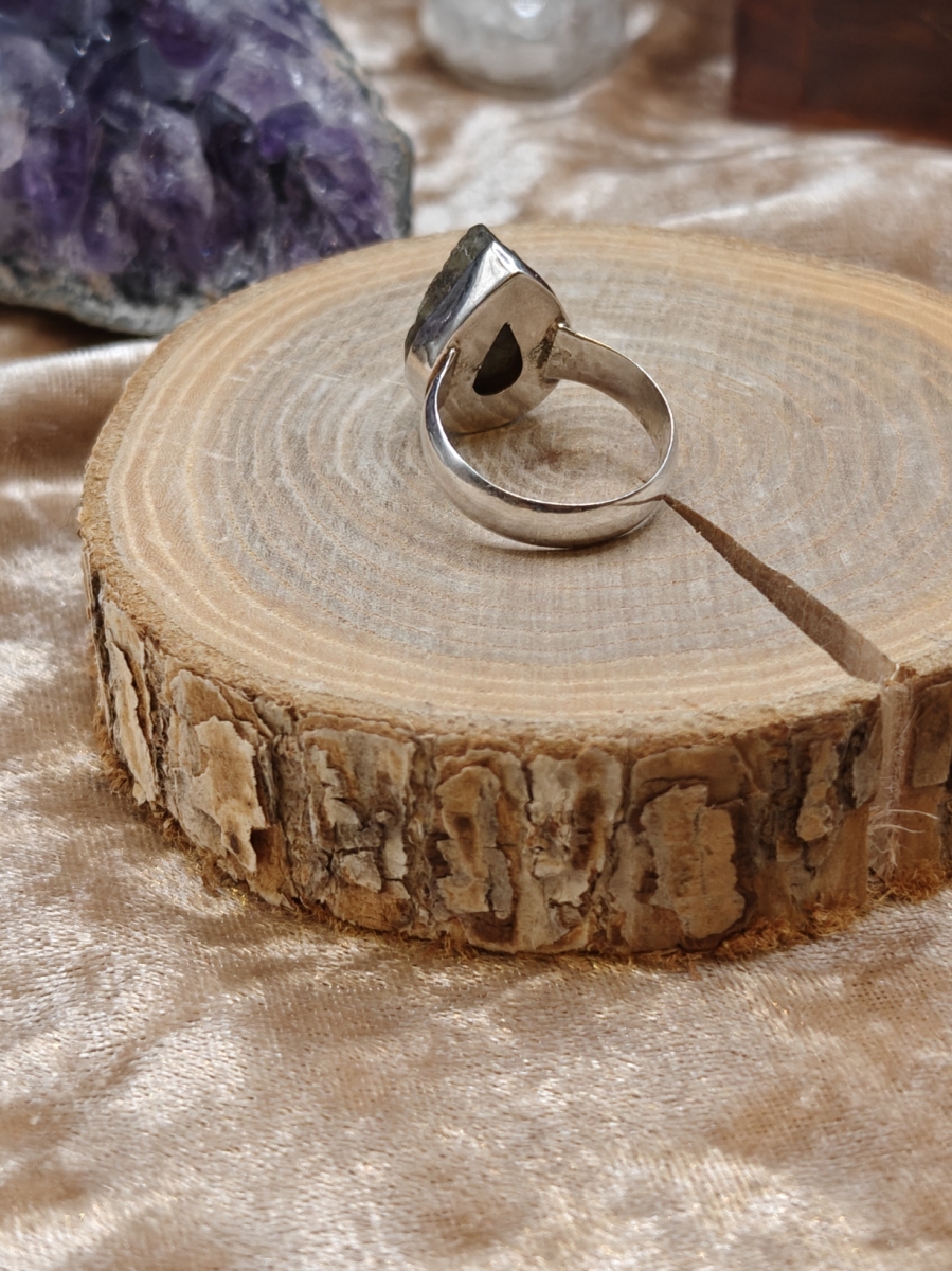 Ring ruwe Labradoriet met flash - 925SS - Maat 8,5